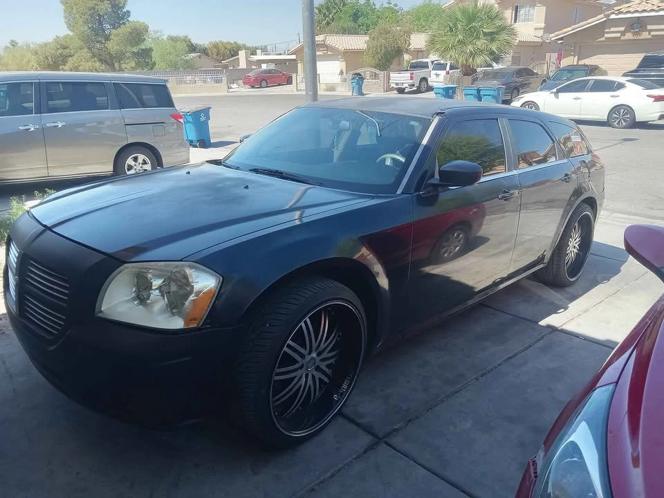 2007 Dodge Magnum 2nd Gen Wagon - Image 2 of 19