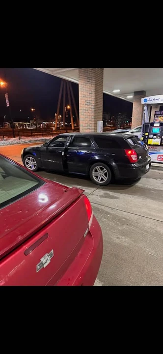 2007 Dodge Magnum 2nd Gen Wagon - Image 2 of 4