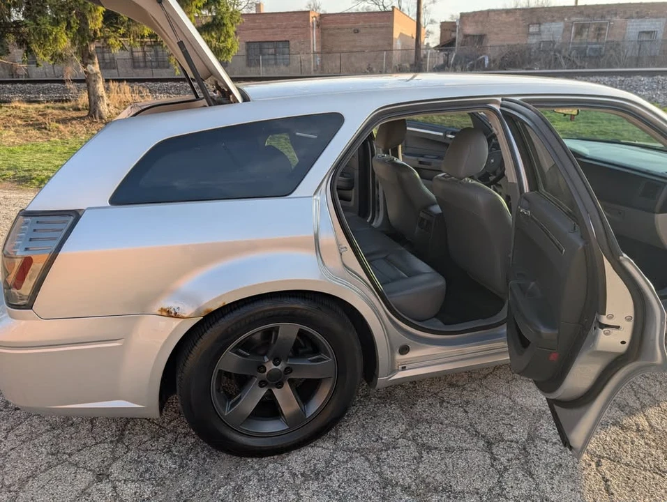 2007 Dodge Magnum 2nd Gen Wagon - Image 15 of 20