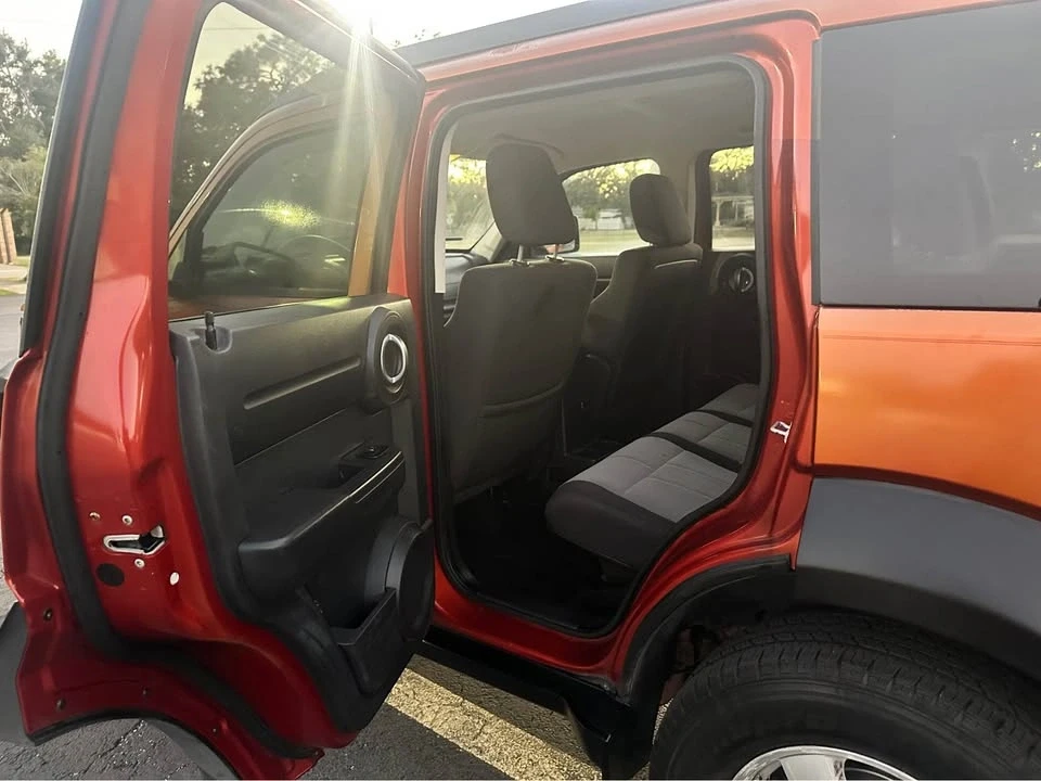 2007 Dodge Nitro - Image 13 of 16