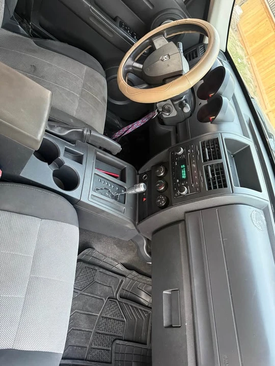 2007 Dodge Nitro - Image 5 of 8