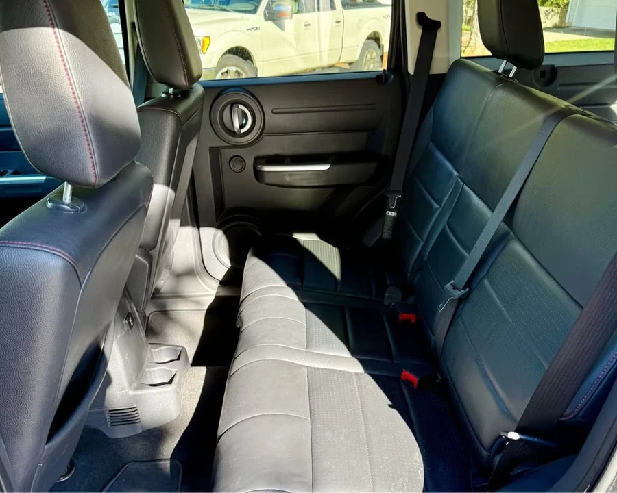 2007 Dodge Nitro - Image 14 of 18