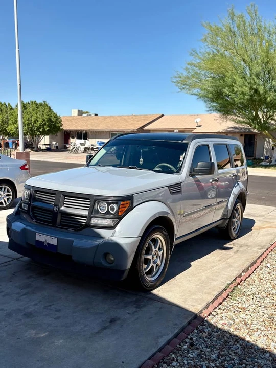 2007 Dodge Nitro - Image 2 of 8