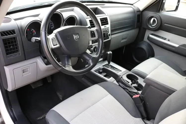 2007 Dodge Nitro - Image 2 of 9