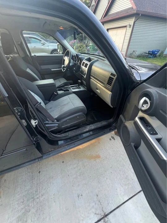2007 Dodge Nitro - Image 16 of 17