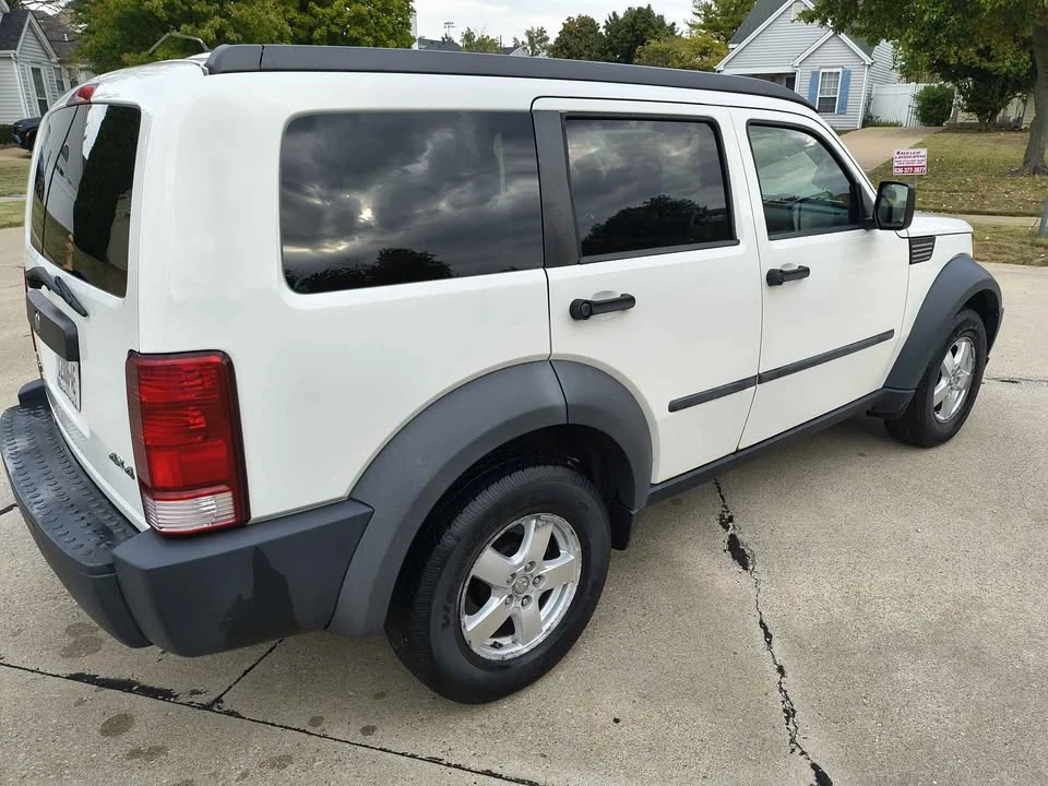 2007 Dodge Nitro - Image 2 of 7