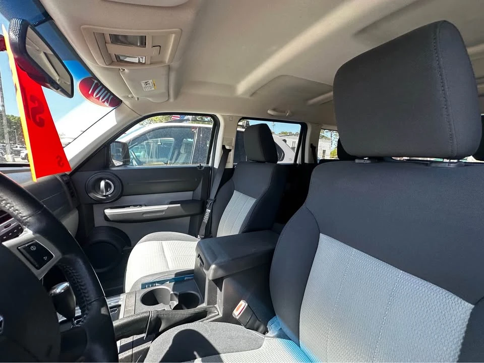 2007 Dodge Nitro - Image 10 of 13