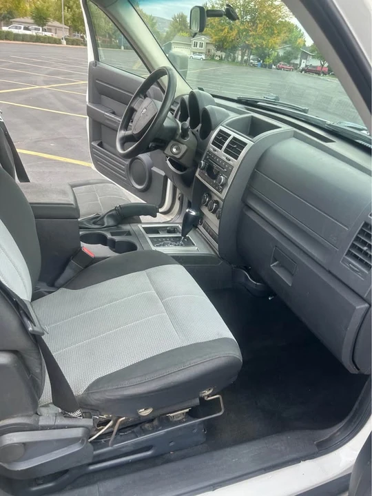 2007 Dodge Nitro - Image 8 of 12