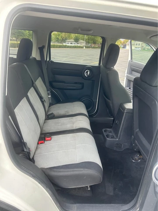2007 Dodge Nitro - Image 9 of 12