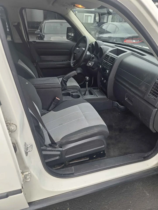 2007 Dodge Nitro - Image 4 of 5