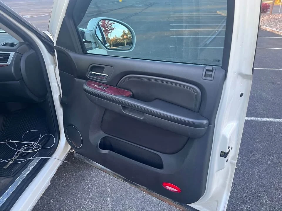 2007 Cadillac Escalade & EXT 3rd Gen - Image 9 of 9