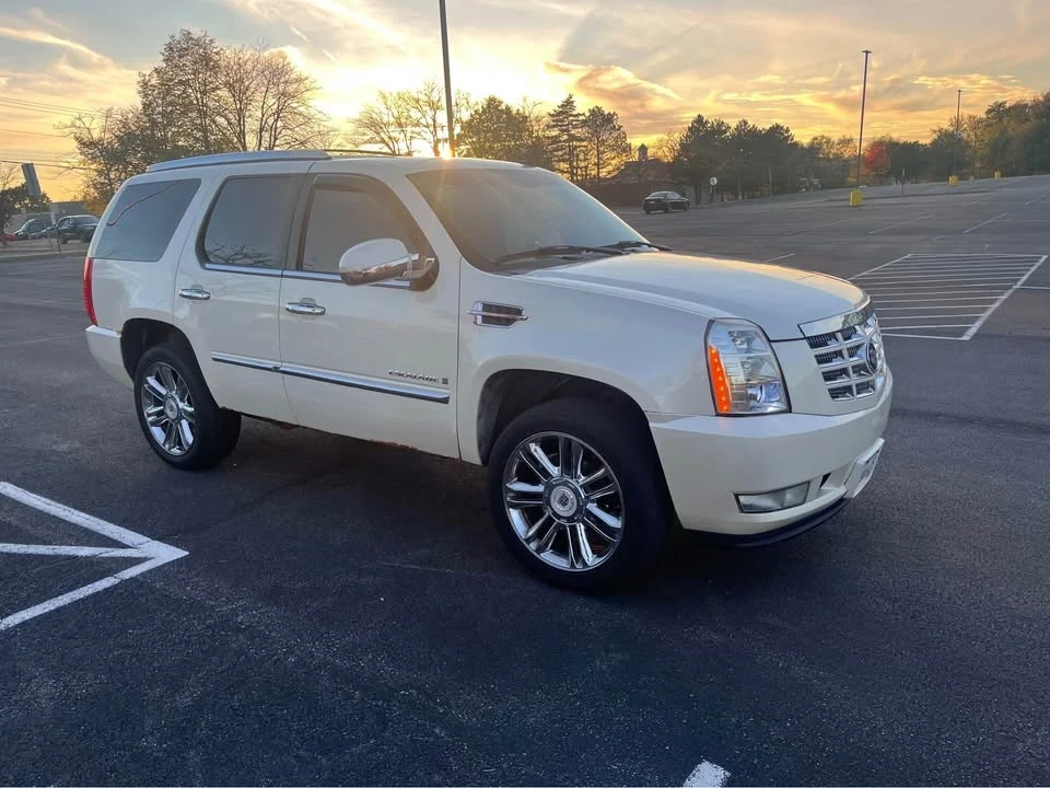 2007 Cadillac Escalade & EXT 3rd Gen - Image 4 of 9