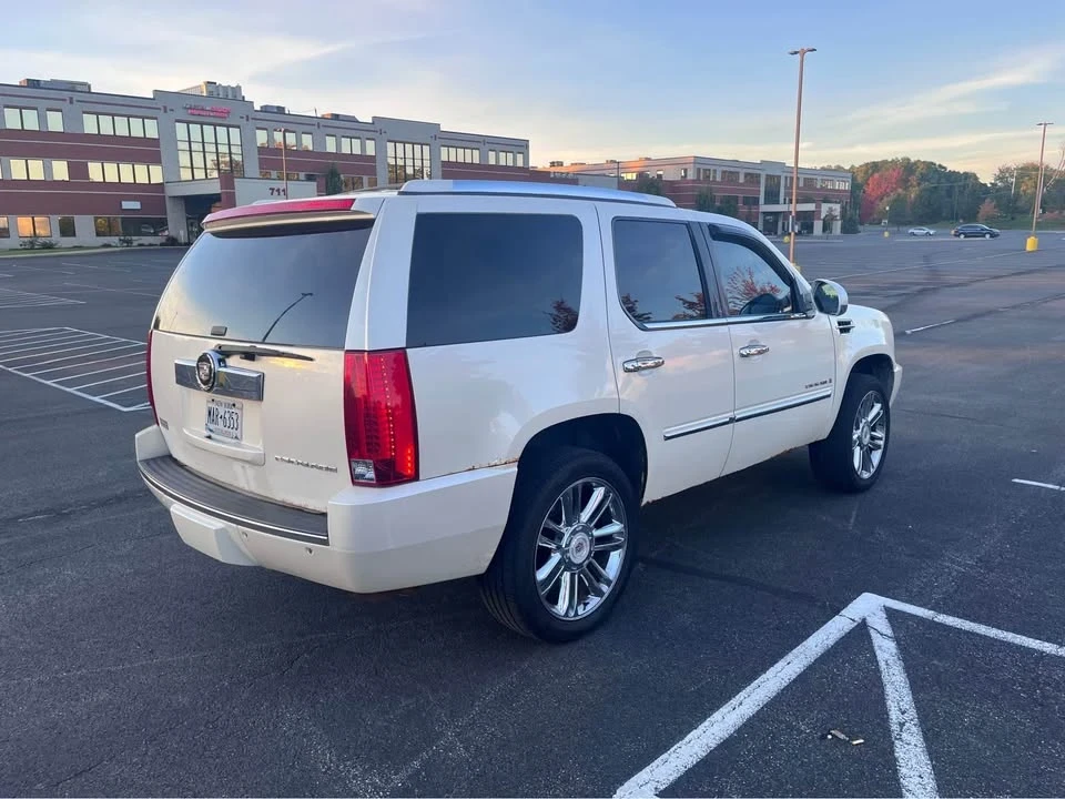 2007 Cadillac Escalade & EXT 3rd Gen - Image 3 of 9