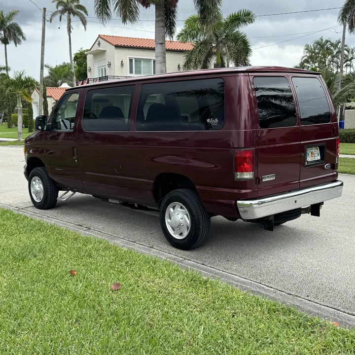 2007 Ford Econoline Van - Image 10 of 12