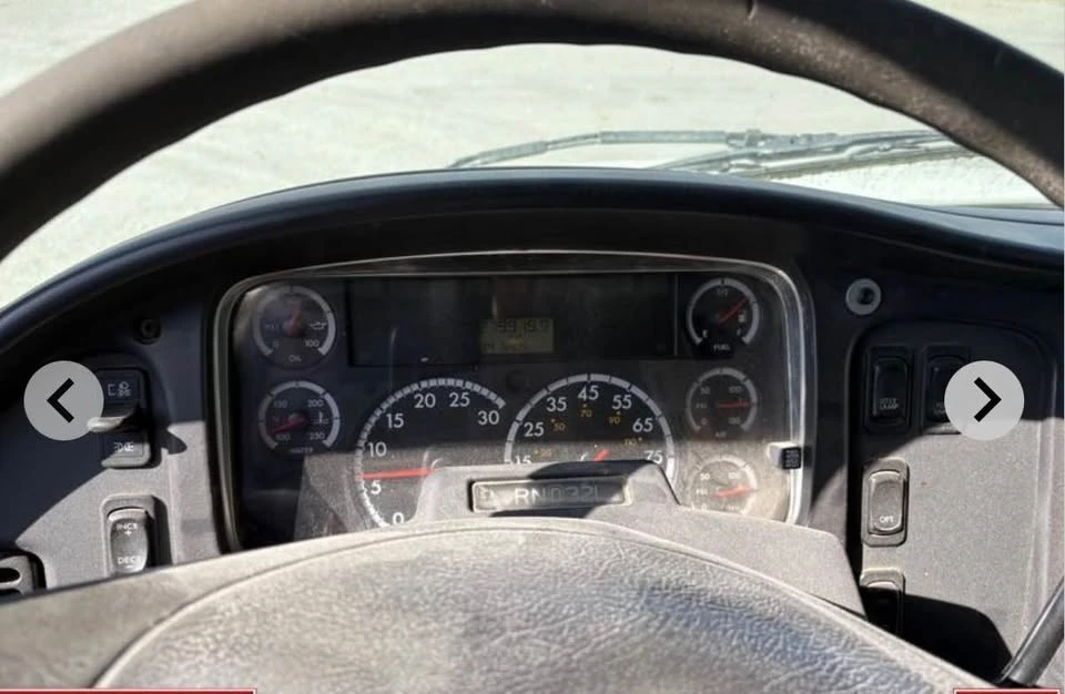 2007 Freightliner - Image 8 of 18