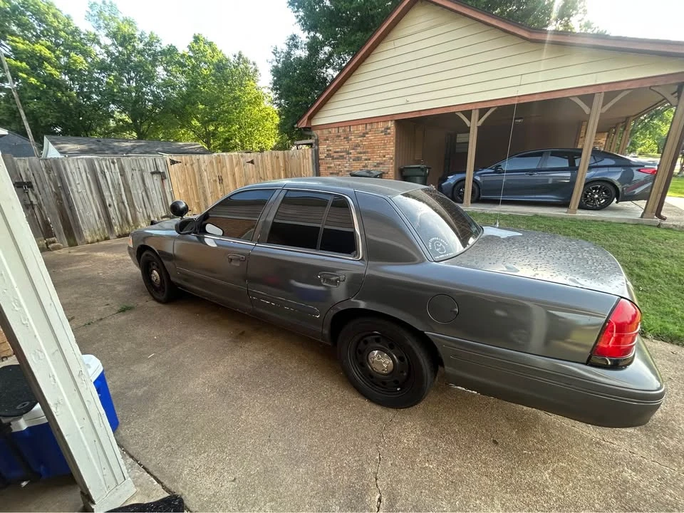 2007 Ford Crown Victoria - Image 2 of 13