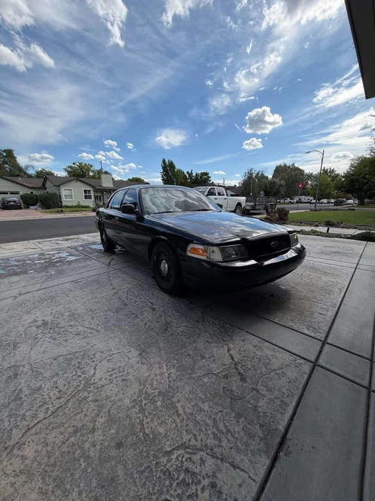 2007 Ford Crown Victoria - Image 2 of 15