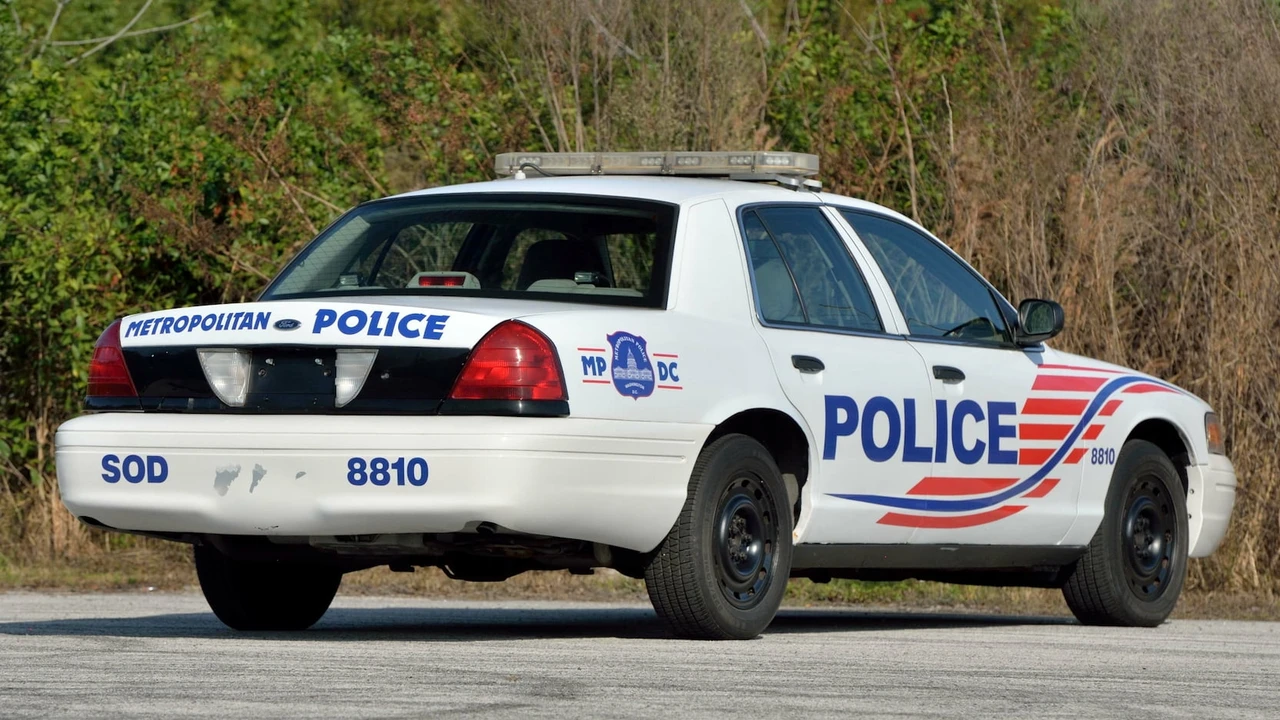 2007 Ford Crown Victoria - Image 3 of 20