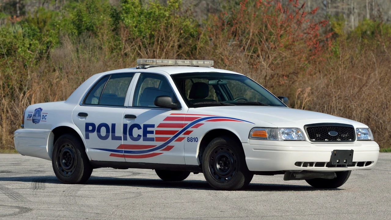 2007 Ford Crown Victoria - Image 12 of 20