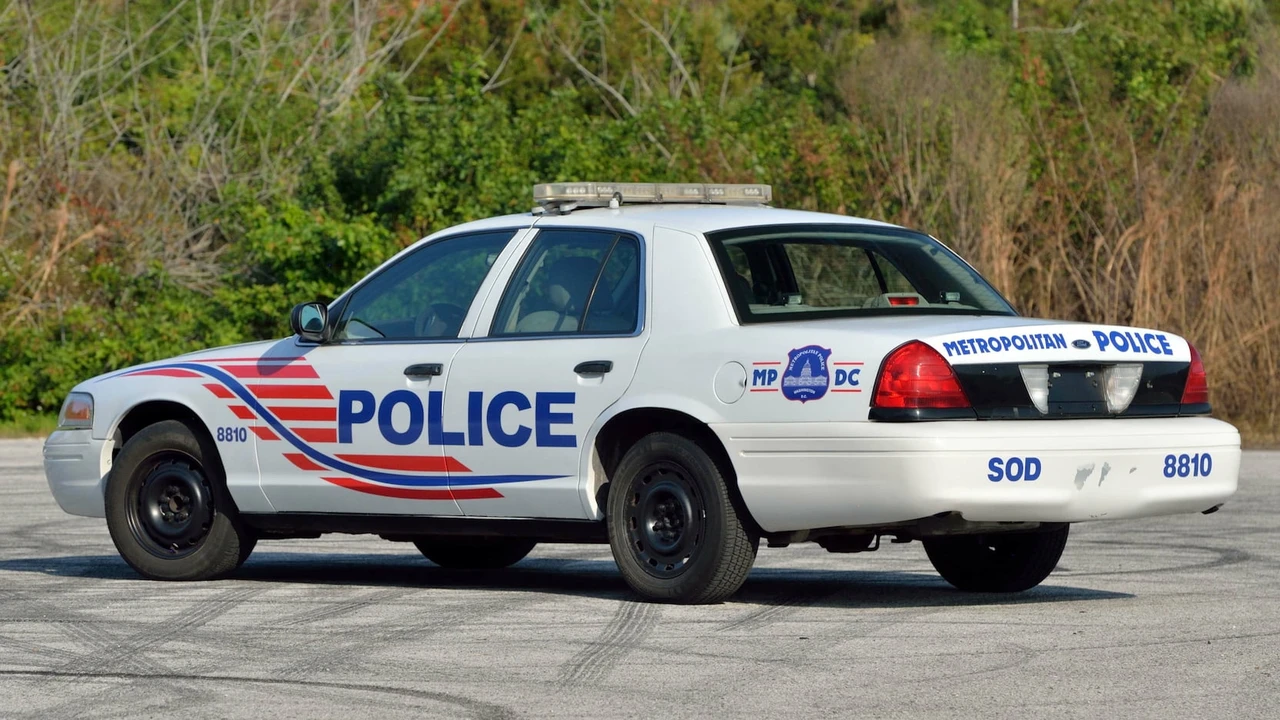 2007 Ford Crown Victoria - Image 13 of 20