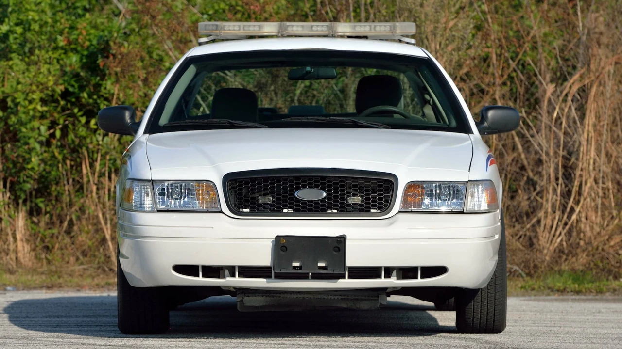 2007 Ford Crown Victoria - Image 14 of 20