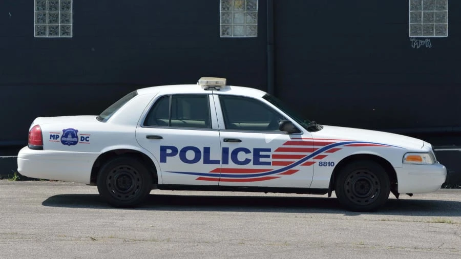 2007 Ford Crown Victoria - Image 2 of 22