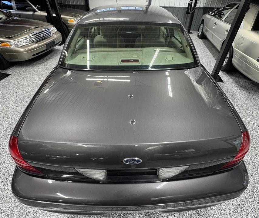 2007 Ford Crown Victoria - Image 9 of 30