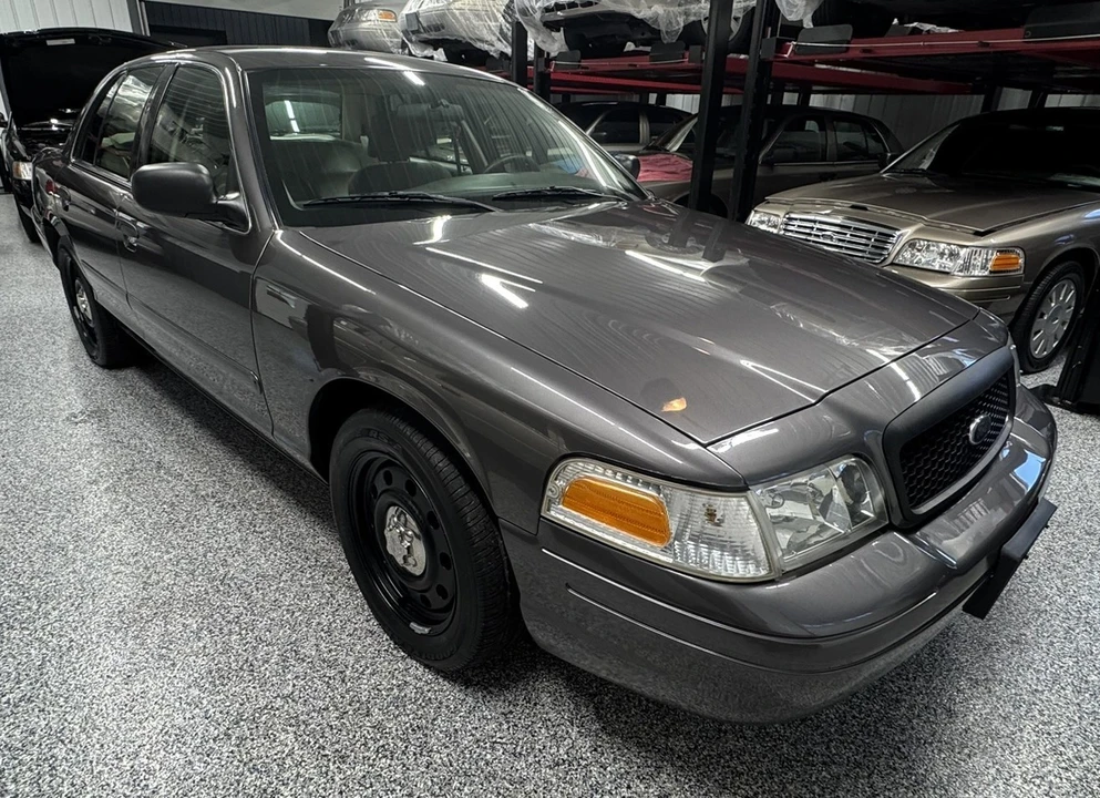 2007 Ford Crown Victoria - Image 2 of 30