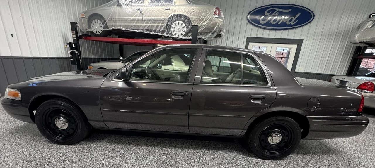 2007 Ford Crown Victoria - Image 3 of 30