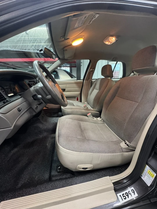 2007 Ford Crown Victoria - Image 11 of 30