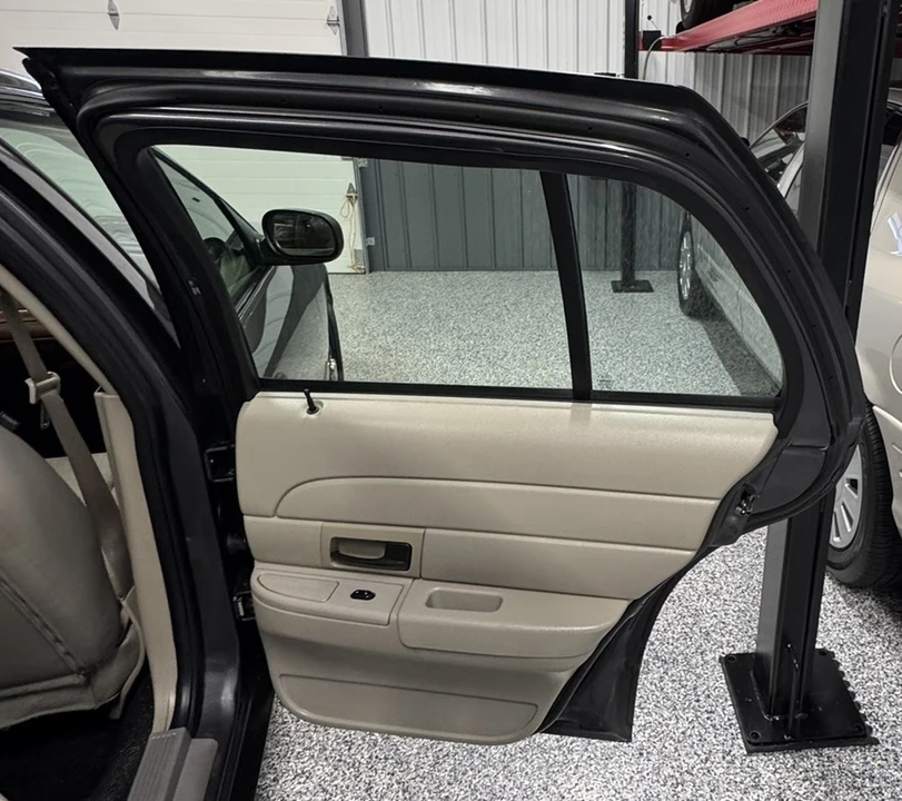 2007 Ford Crown Victoria - Image 20 of 30