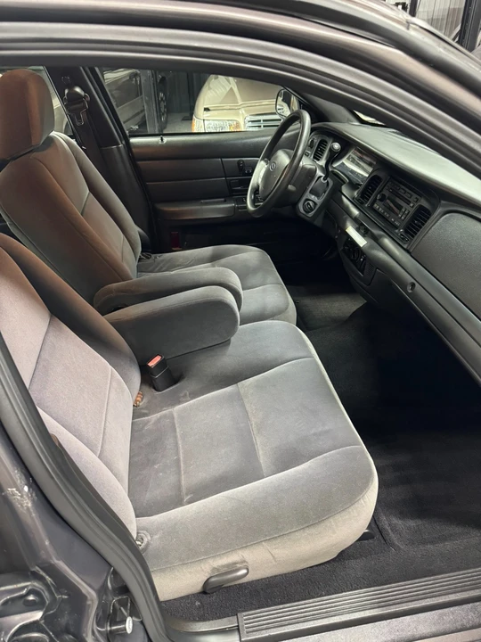 2007 Ford Crown Victoria - Image 20 of 30