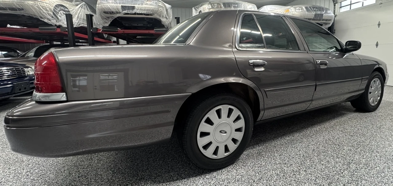 2007 Ford Crown Victoria - Image 5 of 30