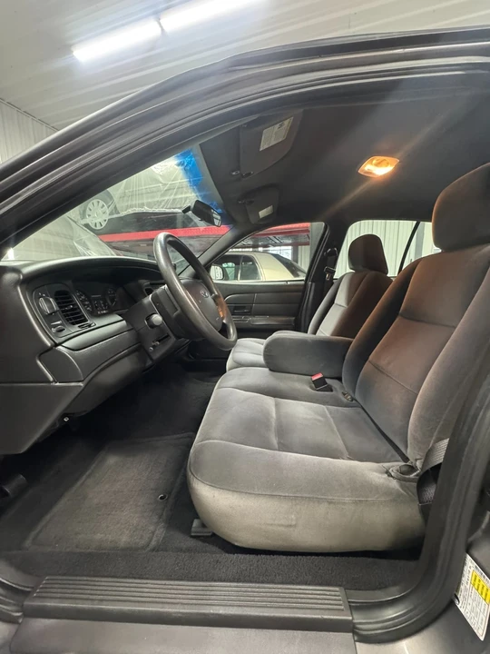 2007 Ford Crown Victoria - Image 10 of 30