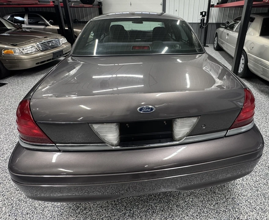 2007 Ford Crown Victoria - Image 8 of 30