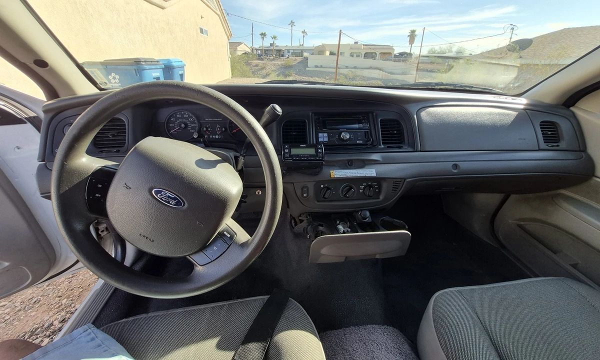 2007 Ford Crown Victoria - Image 6 of 7