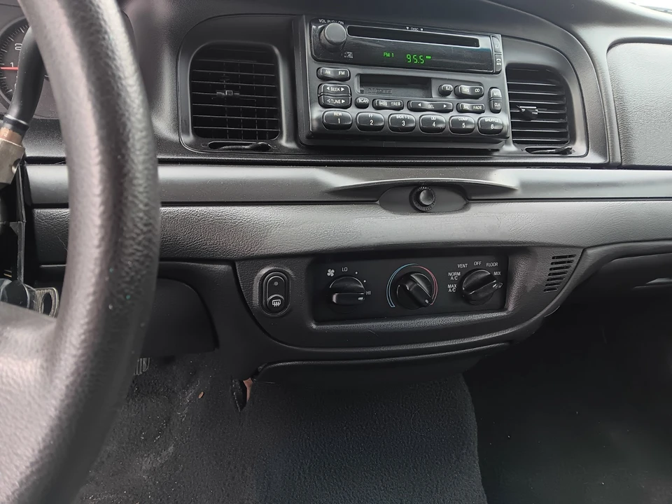2007 Ford Crown Victoria - Image 7 of 13