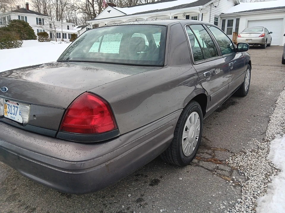 2007 Ford Crown Victoria - Image 12 of 13