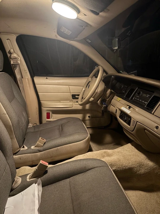 2007 Ford Crown Victoria - Image 9 of 19