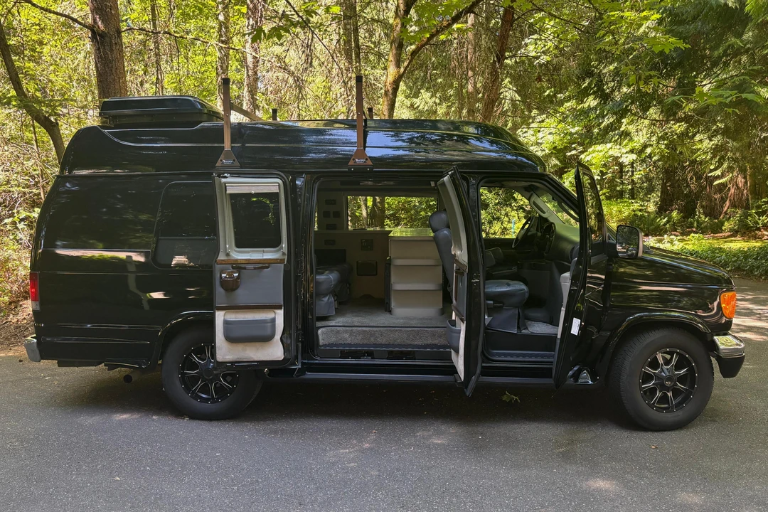 2007 Ford Econoline Van - Image 3 of 31