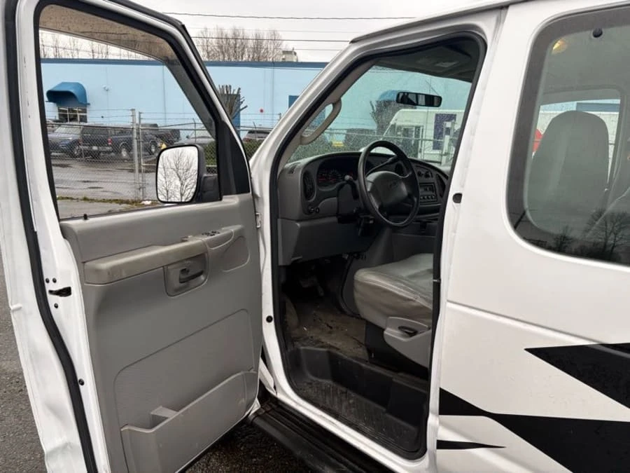 2007 Ford Econoline Van - Image 8 of 22
