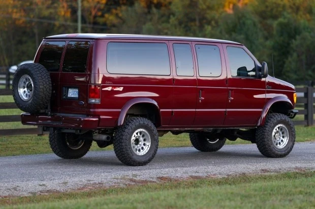 2007 Ford Econoline Van - Image 2 of 8