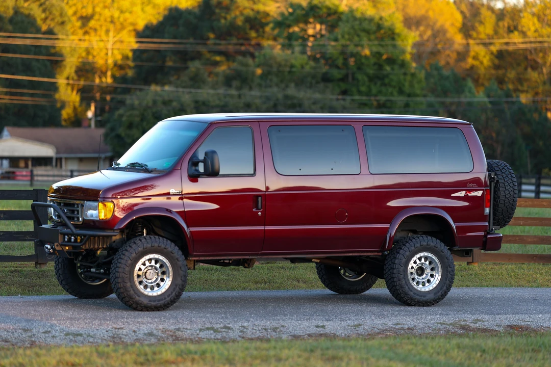 2007 Ford Econoline Van - Image 10 of 31