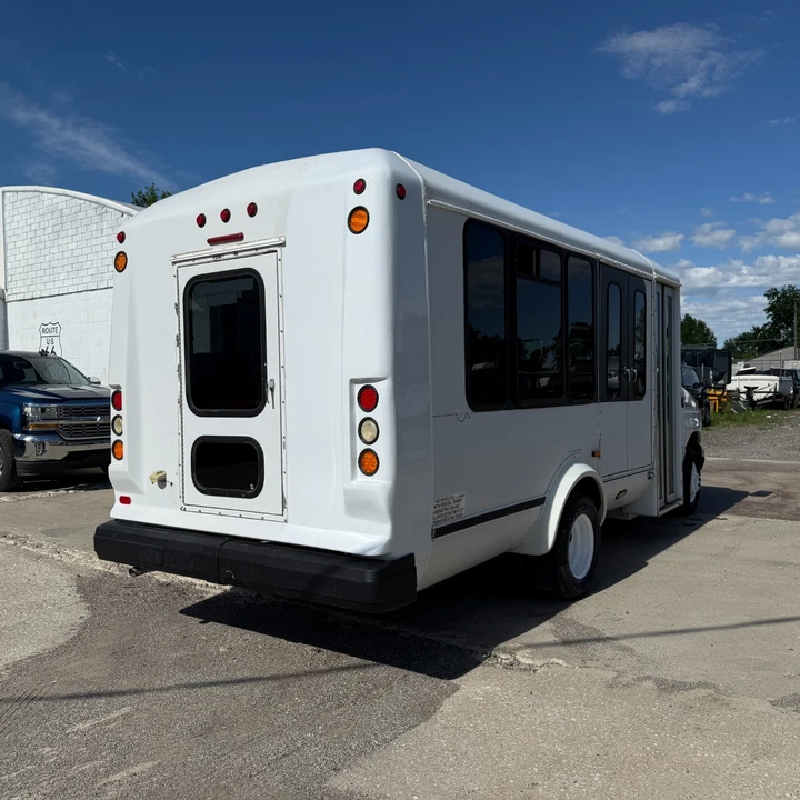 2007 Ford Econoline Van - Image 3 of 12
