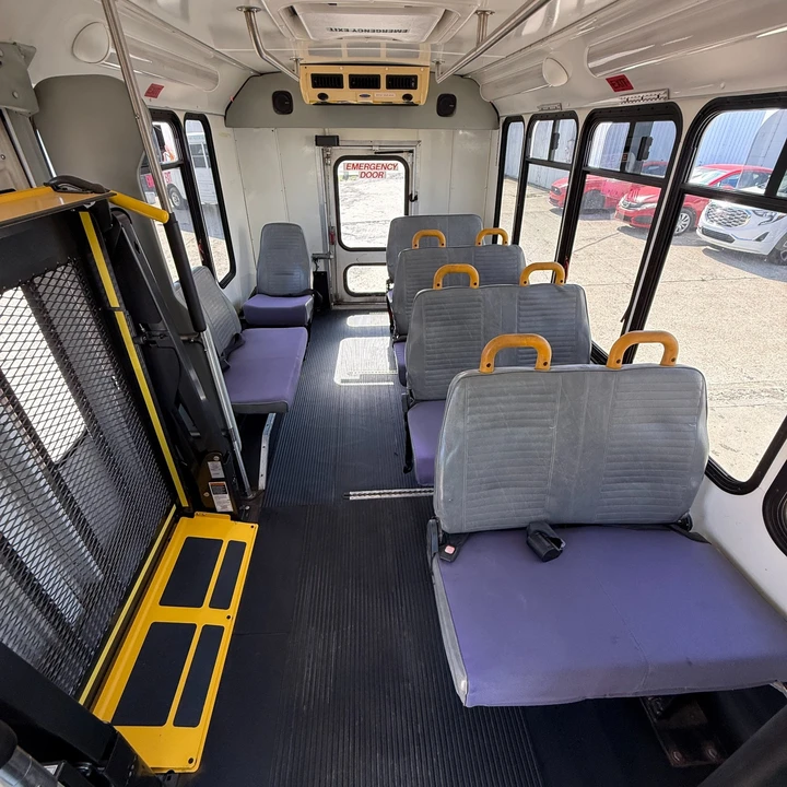 2007 Ford Econoline Van - Image 7 of 12