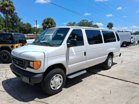 2007 Ford E-350 Super Duty XLT