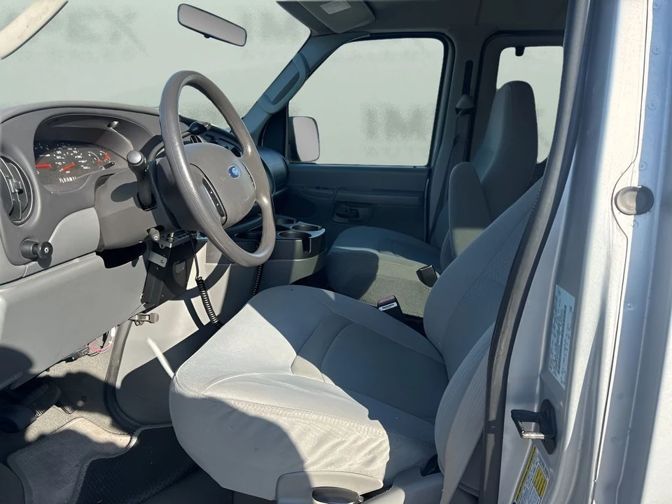 2007 Ford Econoline Van - Image 9 of 21