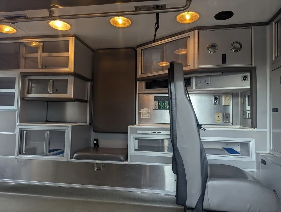 2007 Ford Econoline Van - Image 12 of 18