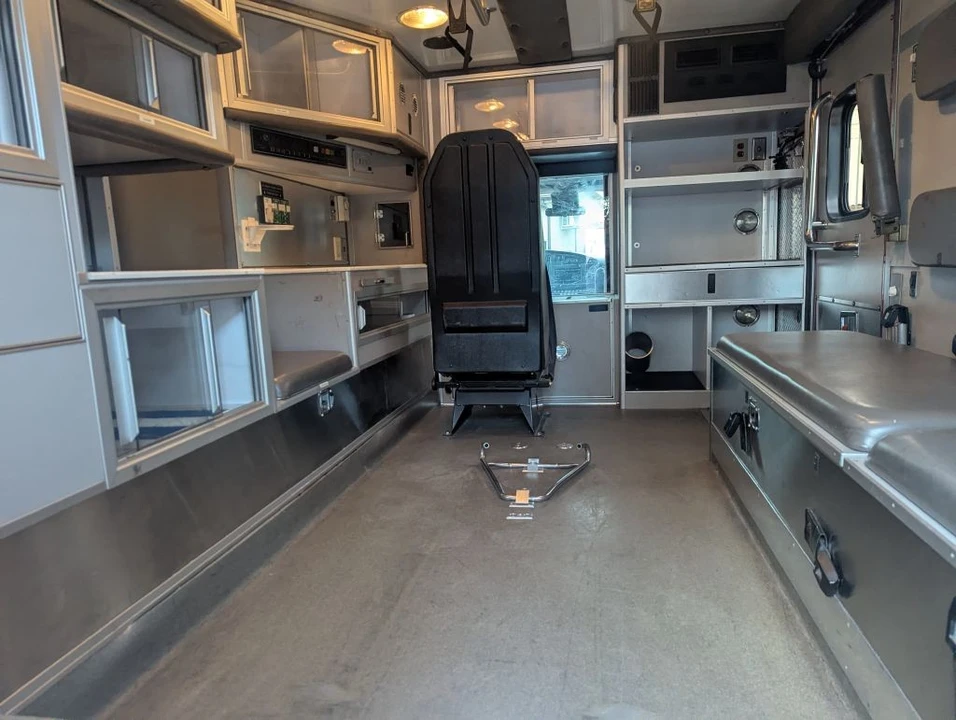 2007 Ford Econoline Van - Image 10 of 18