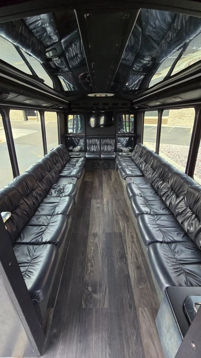 2007 Ford Econoline Van - Image 10 of 18